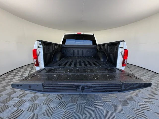 Used 2018 White Platinum Clearcoat Metallic Ford Lariat image 48