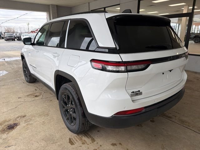 New 2026 Bright White Clear-Coat Exterior Paint Jeep Altitude image 3