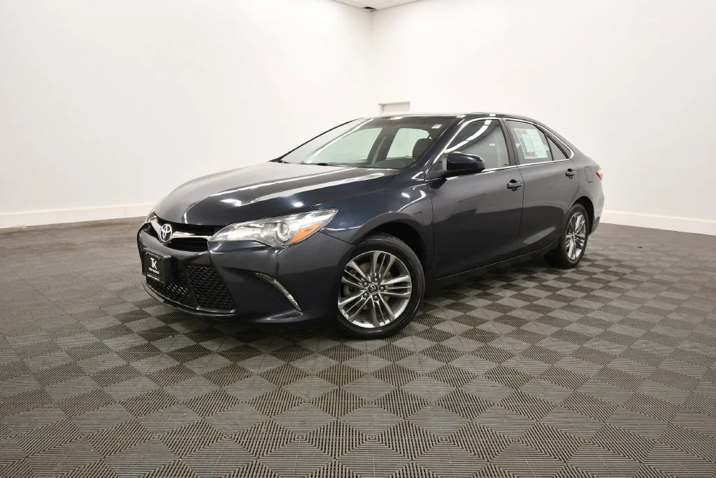 Used 2017 Toyota Camry SE with VIN 4T1BF1FK7HU400823 for sale in Rochester, Minnesota