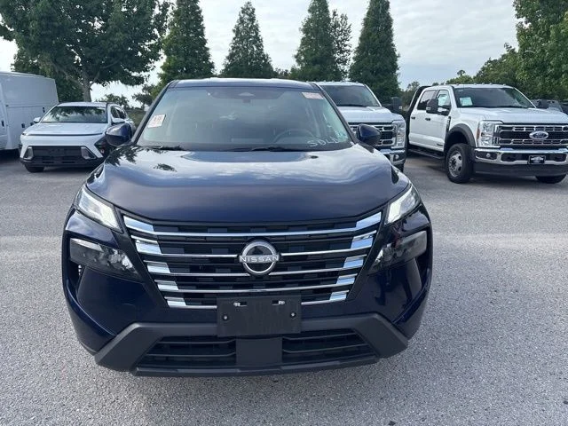 Used 2025 Blue Nissan SV image 2
