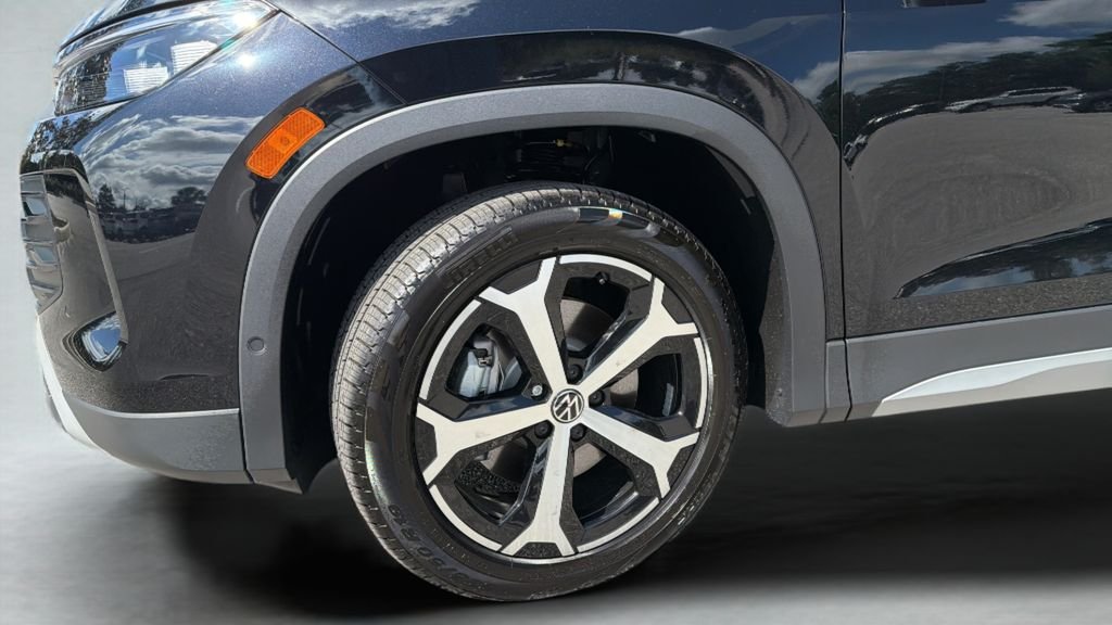 New 2026 Deep Black Pearl Volkswagen 2.0T SE image 33