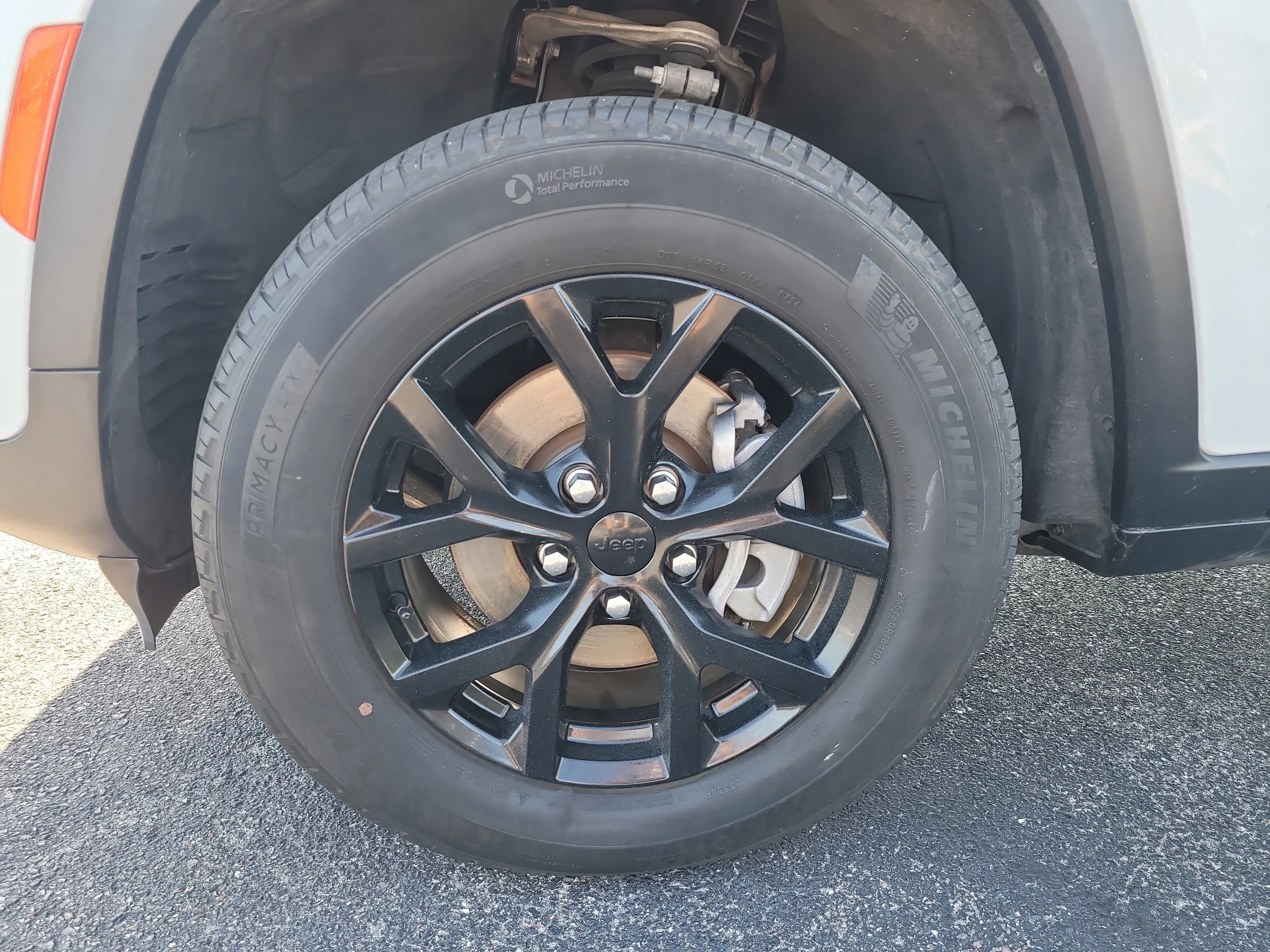 Used 2024 Bright White Clearcoat Jeep Altitude image 9