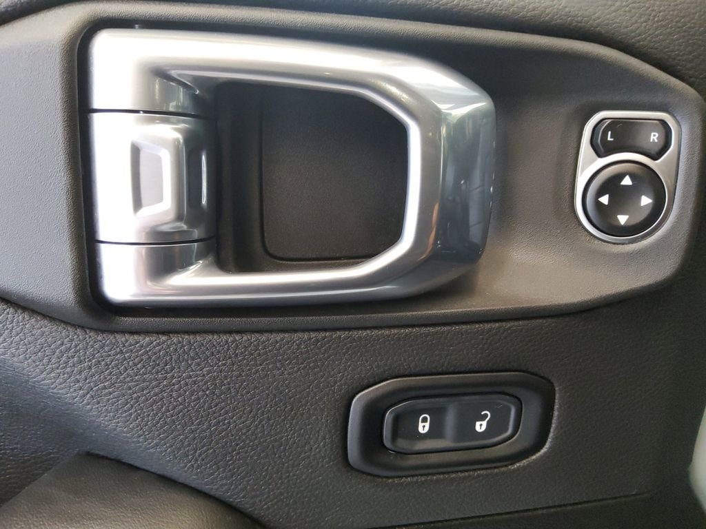 Used 2024 Gray Jeep Rubicon X image 12