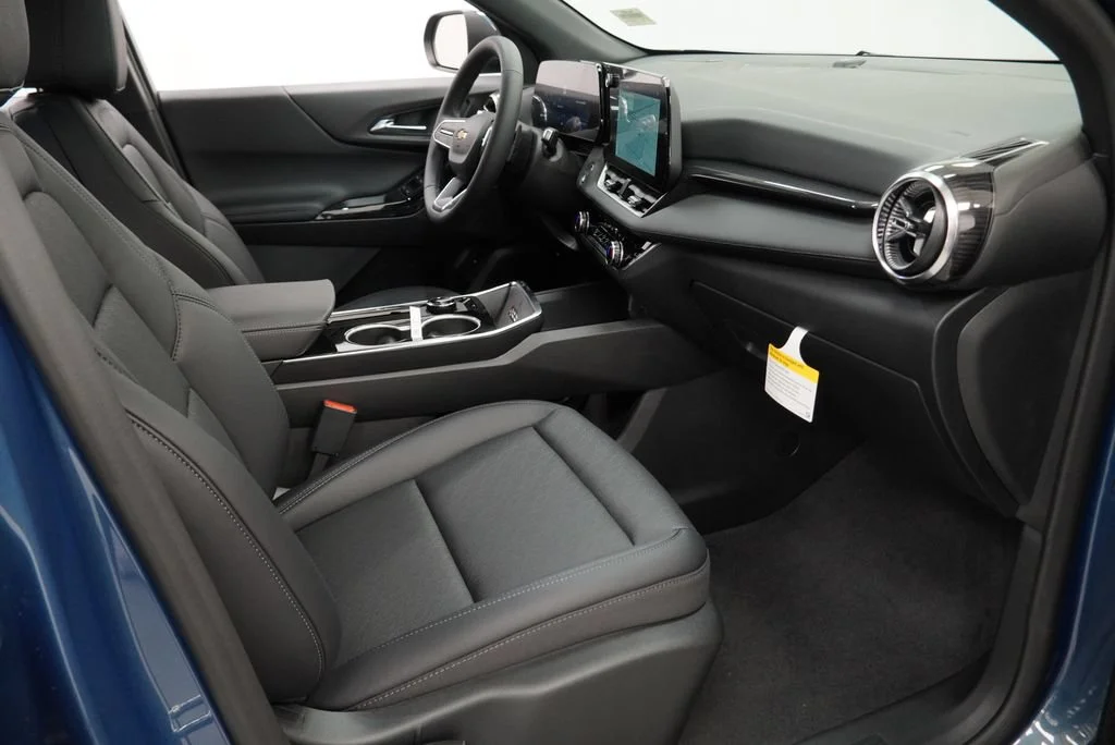 2027 Chevrolet Equinox LT - Photo 29
