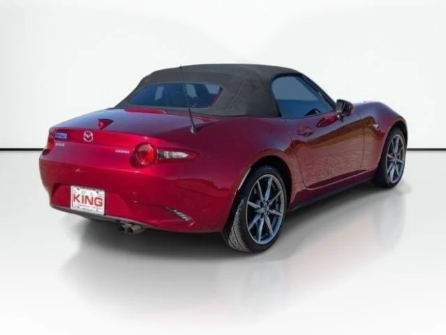 Used 2023 Red Mazda Grand Touring image 4