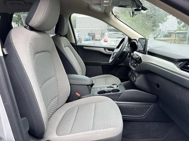Used 2020 Silver Ford SE image 15