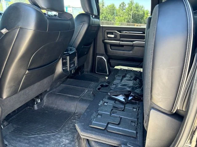 Used 2020 Diamond Black Ram Laramie image 9