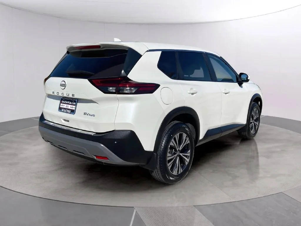 Used 2023 Pearl White Tricoat Nissan SV image 5
