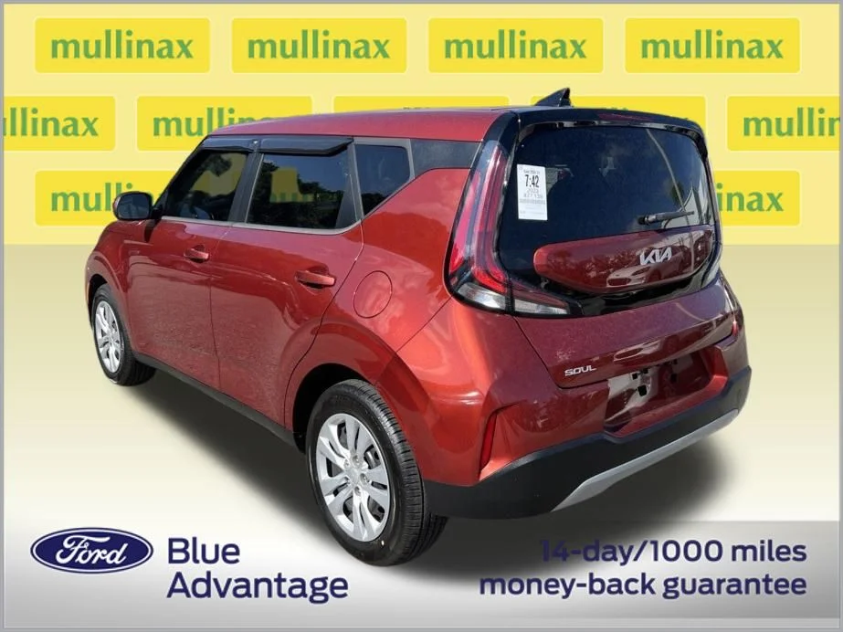 2023 Kia Soul LX - Photo 3