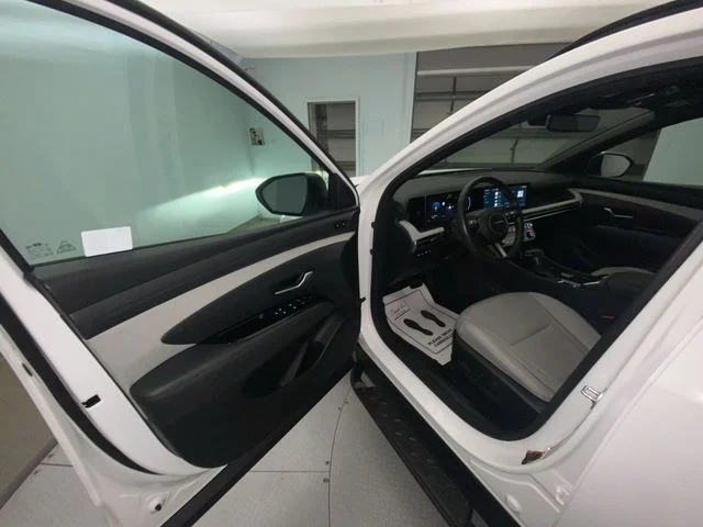 Used 2025 White Hyundai Limited image 11