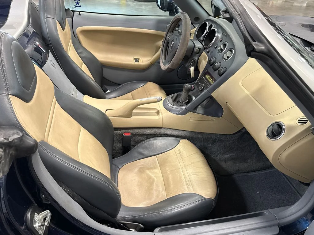 Used 2006 Blue Pontiac Base image 8