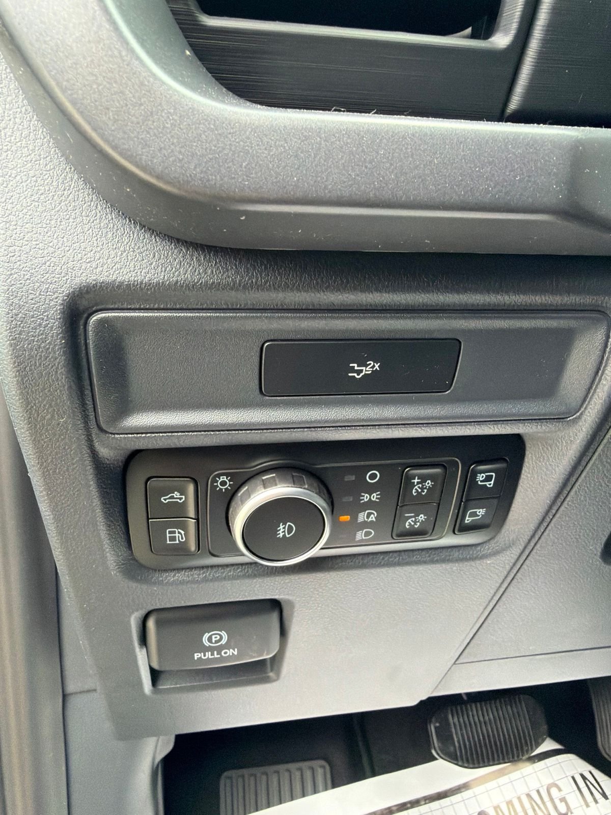 New 2026 Carbonized Gray Metallic Ford XLT image 17