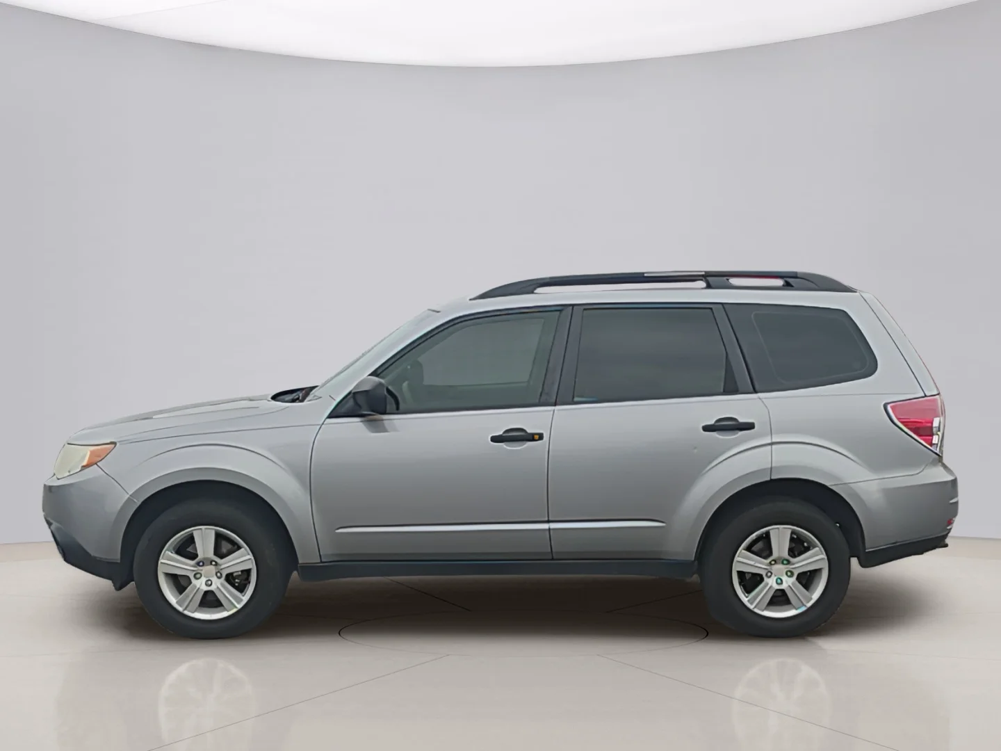Used 2011 Silver Subaru 2.5X TOUR image 2