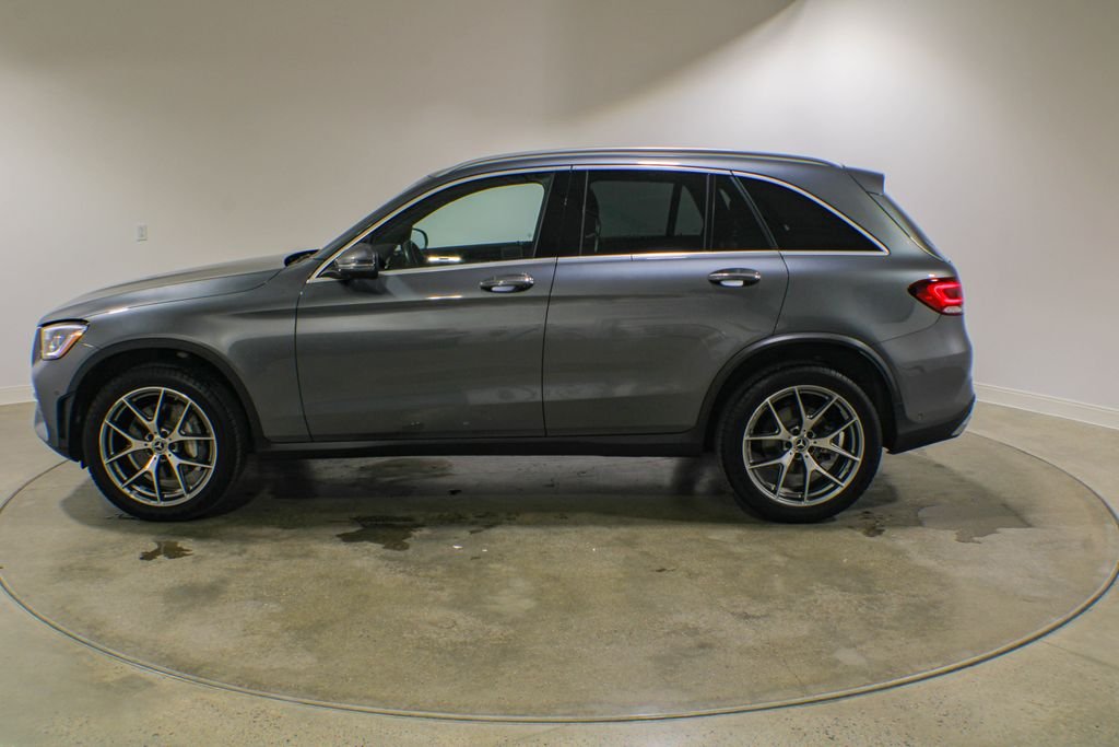 Used 2022  Mercedes-Benz GLC 300 image 2