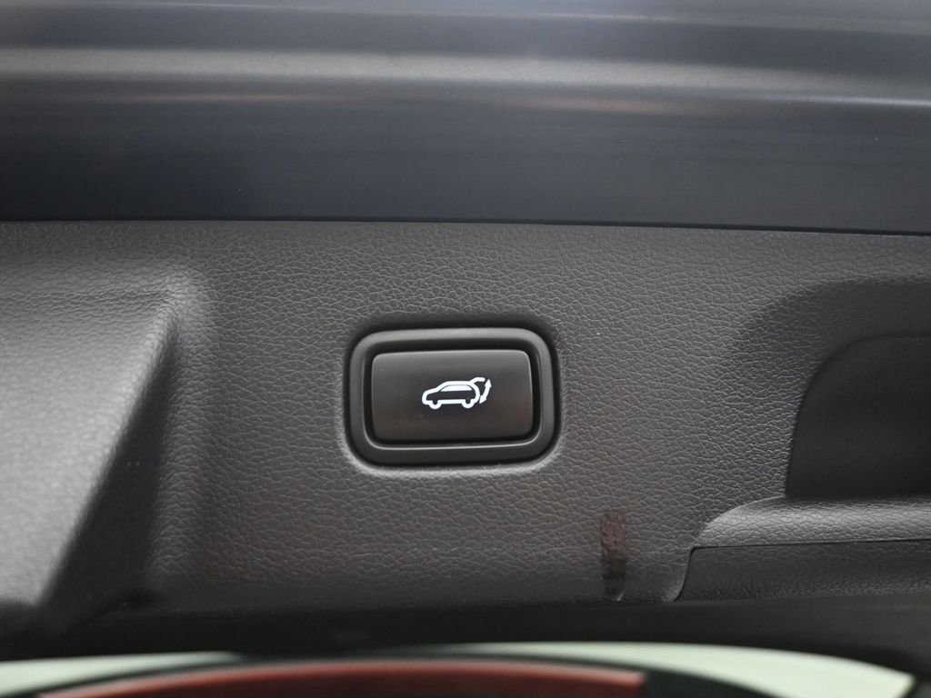 Used 2021 White Hyundai Calligraphy image 14