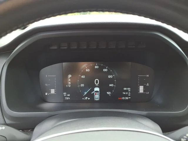Used 2019 Black Volvo T5 Momentum image 22
