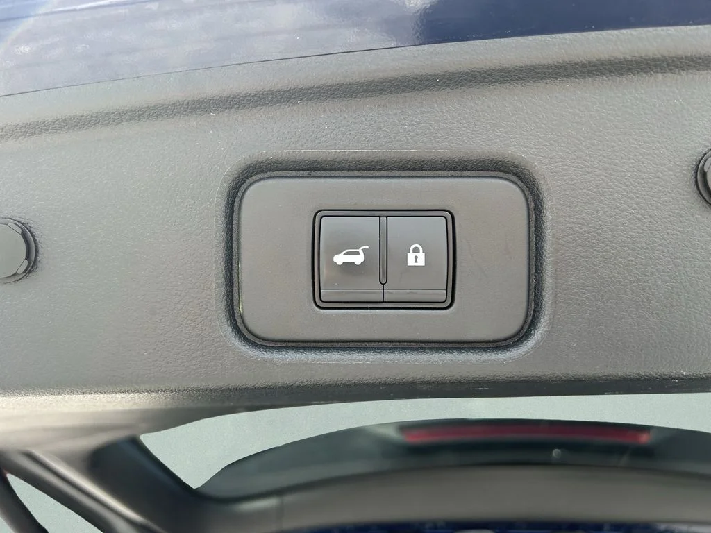 Used 2025 Blue Nissan SV image 16