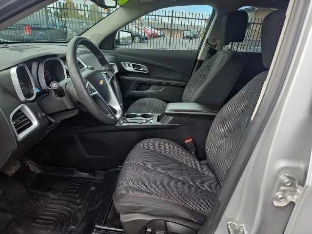 Used 2016 SILVER ICE METALLIC Chevrolet LT image 9