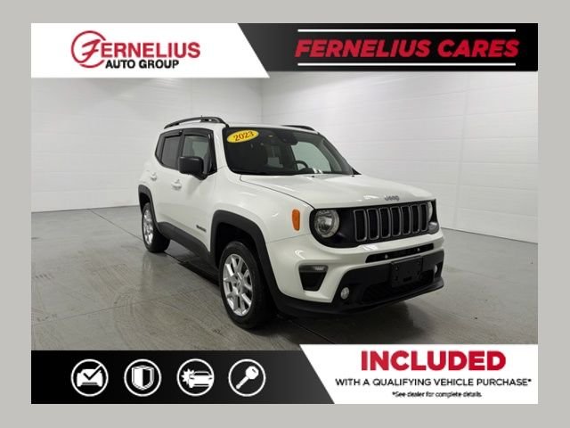 Used 2023 White Jeep Latitude image 1