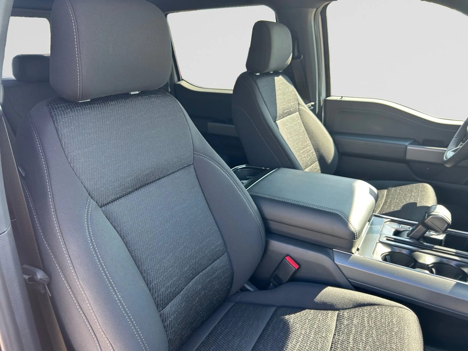 New 2026 Oxford White Ford XLT image 12