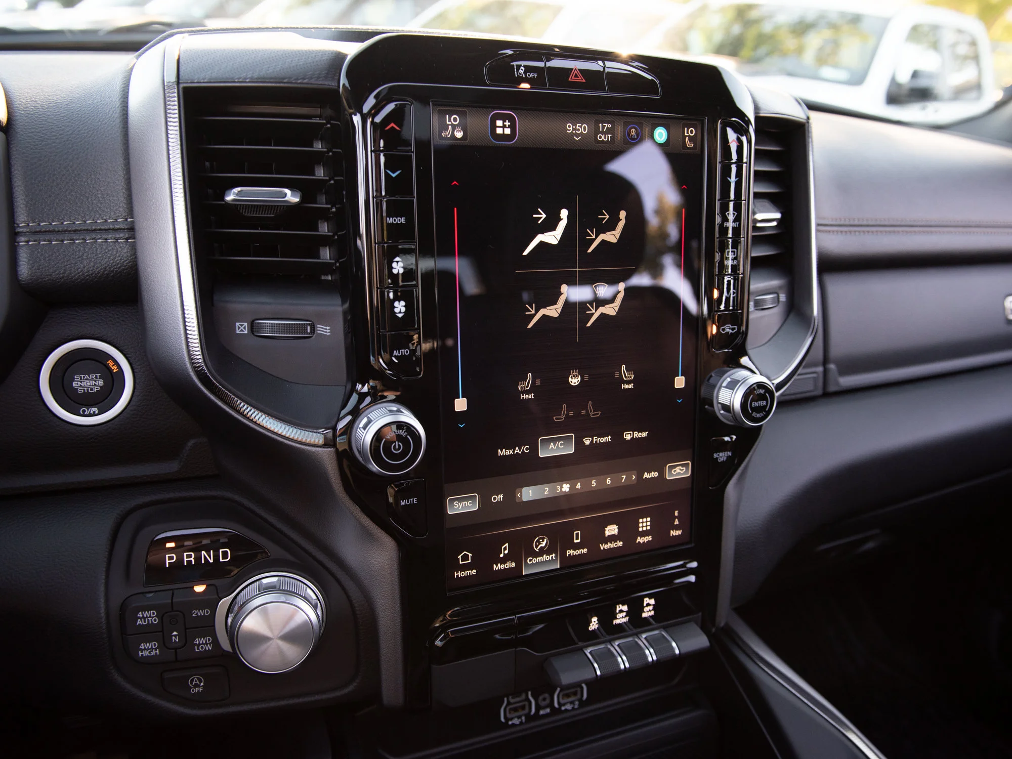 New 2026 White RAM Sport* Crew Cab 4x4, 5.7L HEMI V8, Panoramic Sunroof, 3.92 Rear Axle image 18