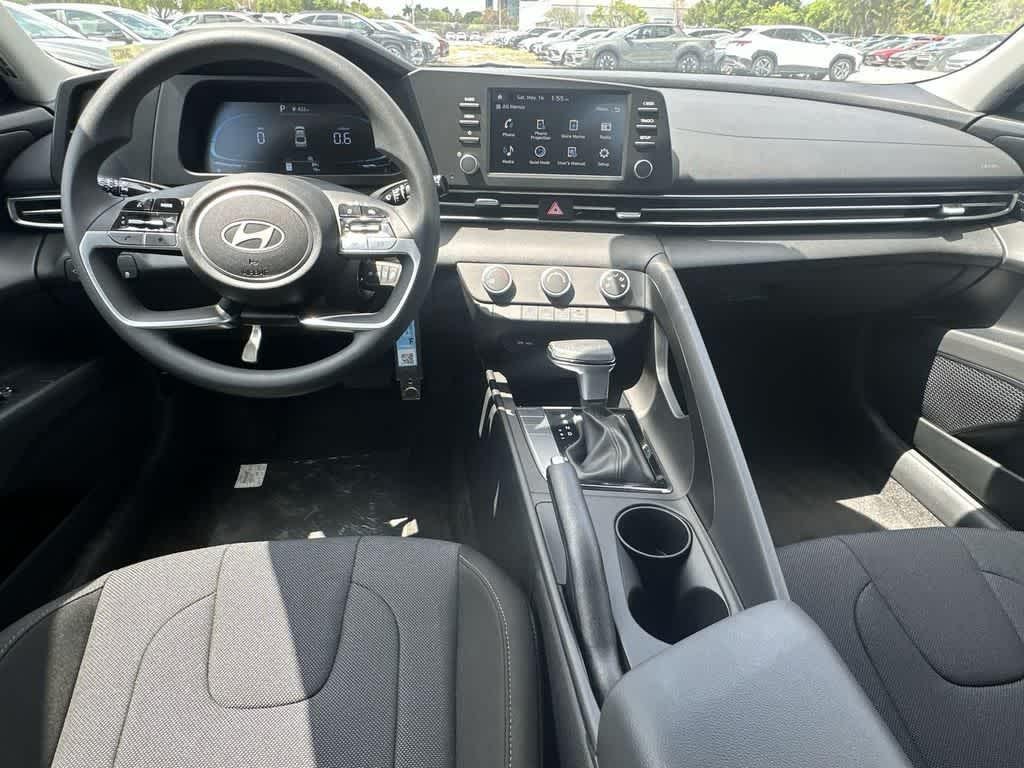 New 2026 Serenity White Hyundai SE image 13