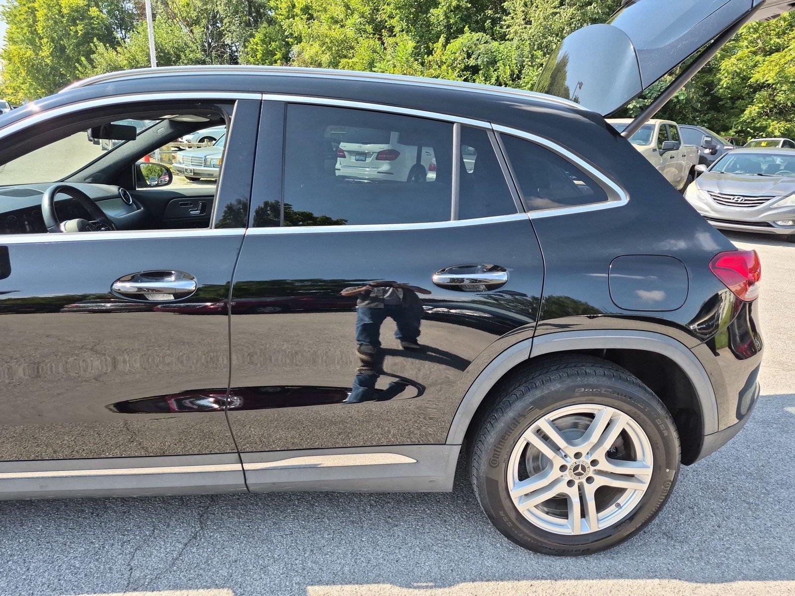 Used 2021 Night Black Mercedes-Benz GLA 250 image 32