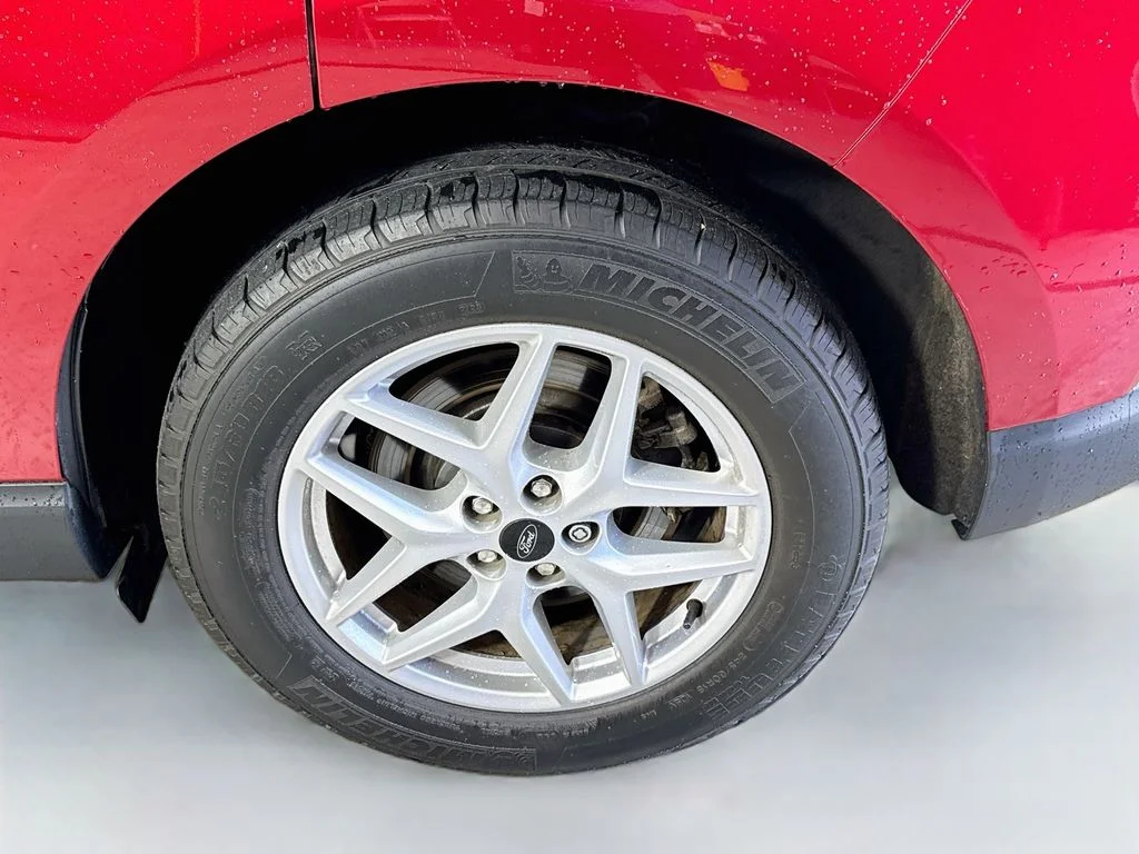 Used 2023 Rapid Red Metallic Tinted Clearcoat Ford SEL image 30