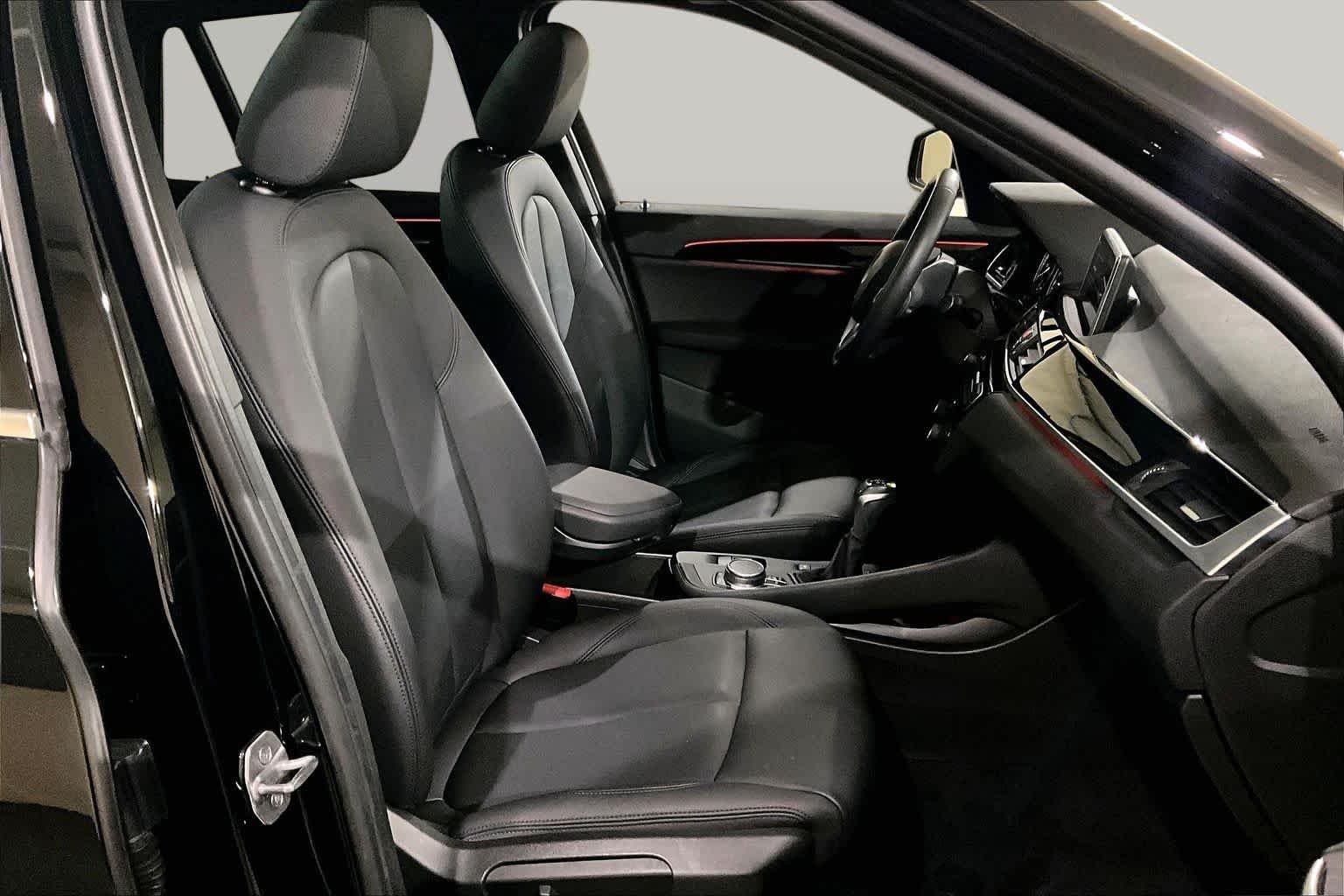 Used 2019 Jet Black BMW xDrive28i image 7