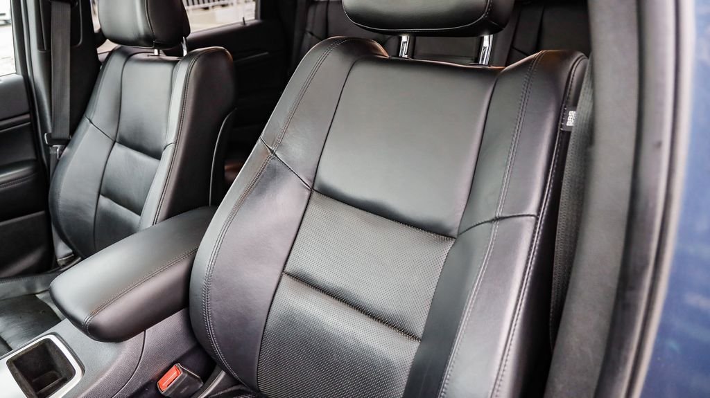 Used 2019 Slate Blue Jeep Limited image 30