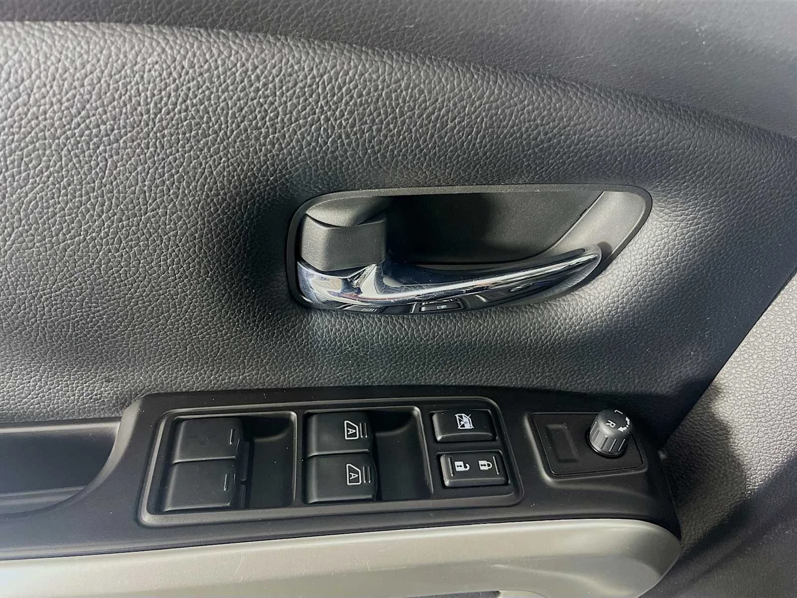 Used 2019 Deep Blue Pearl Metallic Nissan SV image 15