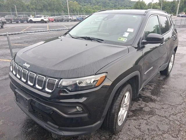 Used 2022 Black Jeep Latitude image 2