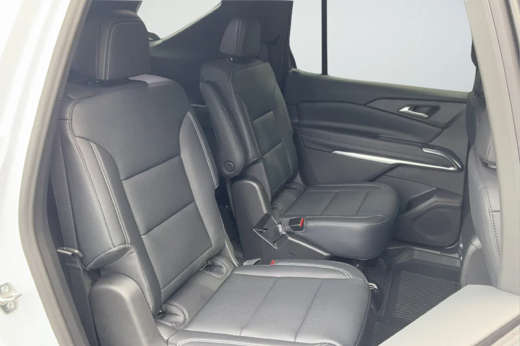2027 Chevrolet Traverse LT - Photo 18