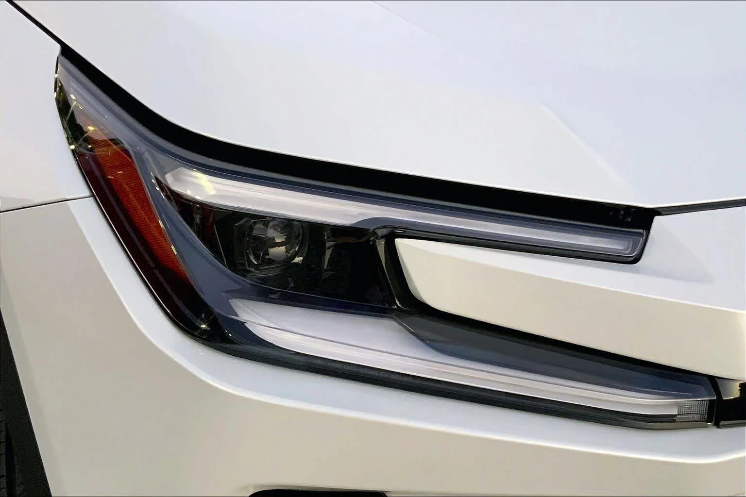 Used 2026 Wind Chill Pearl Toyota Limited image 24