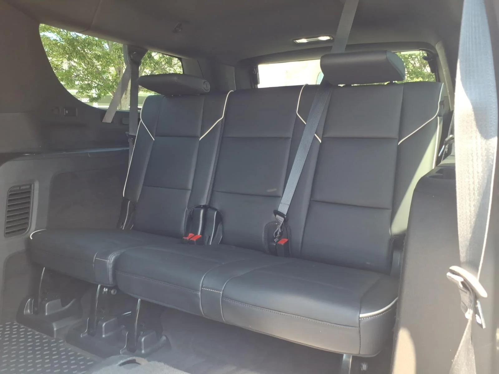 Used 2023 Crystal White Tricoat Cadillac 4WD Sport image 15
