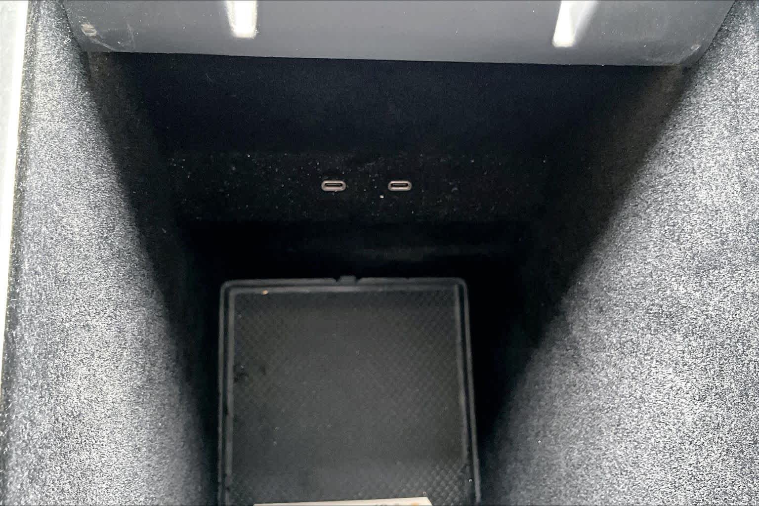 Used 2023 Glacier White Rivian Launch Edition image 38
