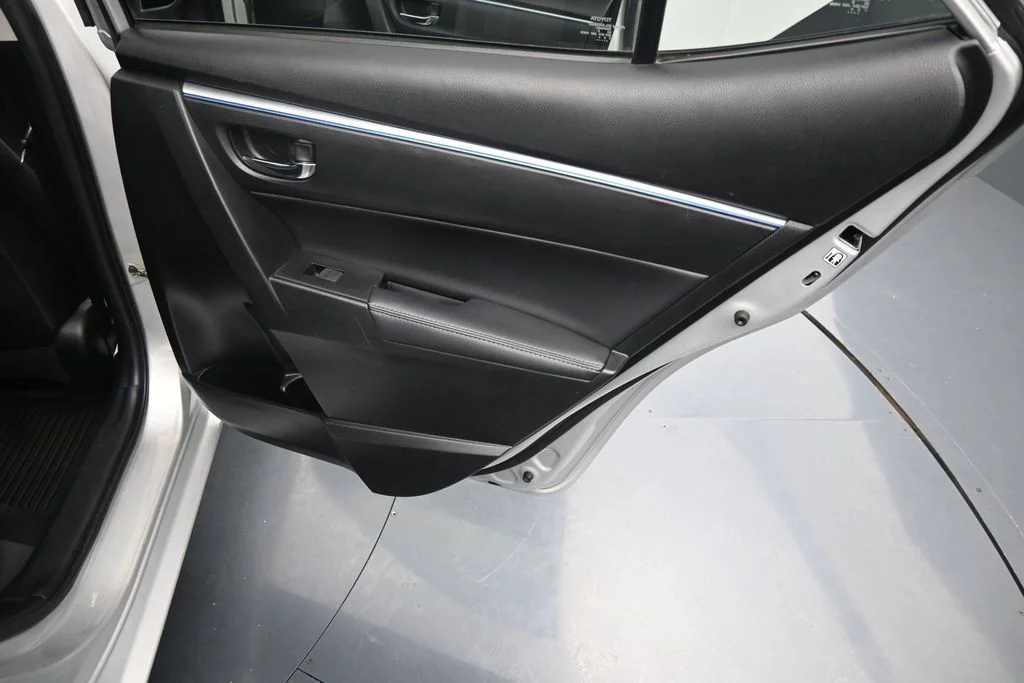 Used 2016  Toyota S Plus image 13