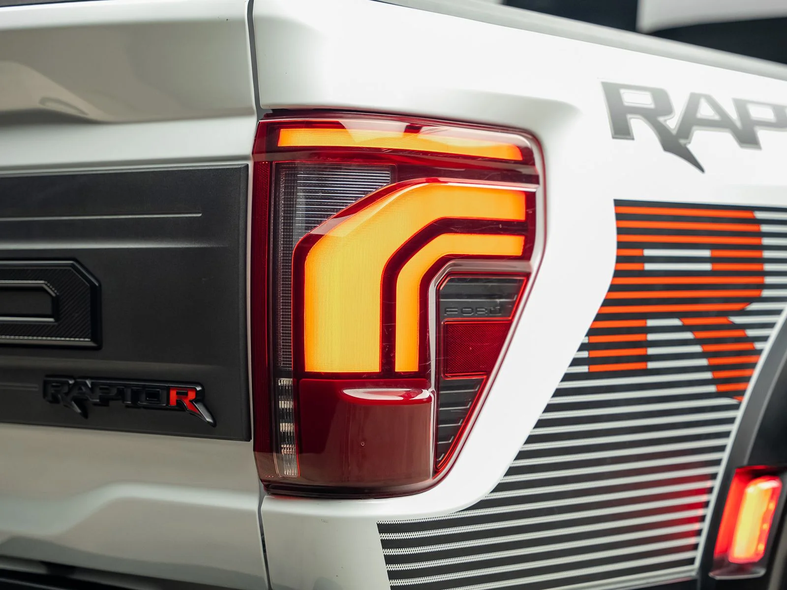 Used 2024 White Ford Raptor image 19