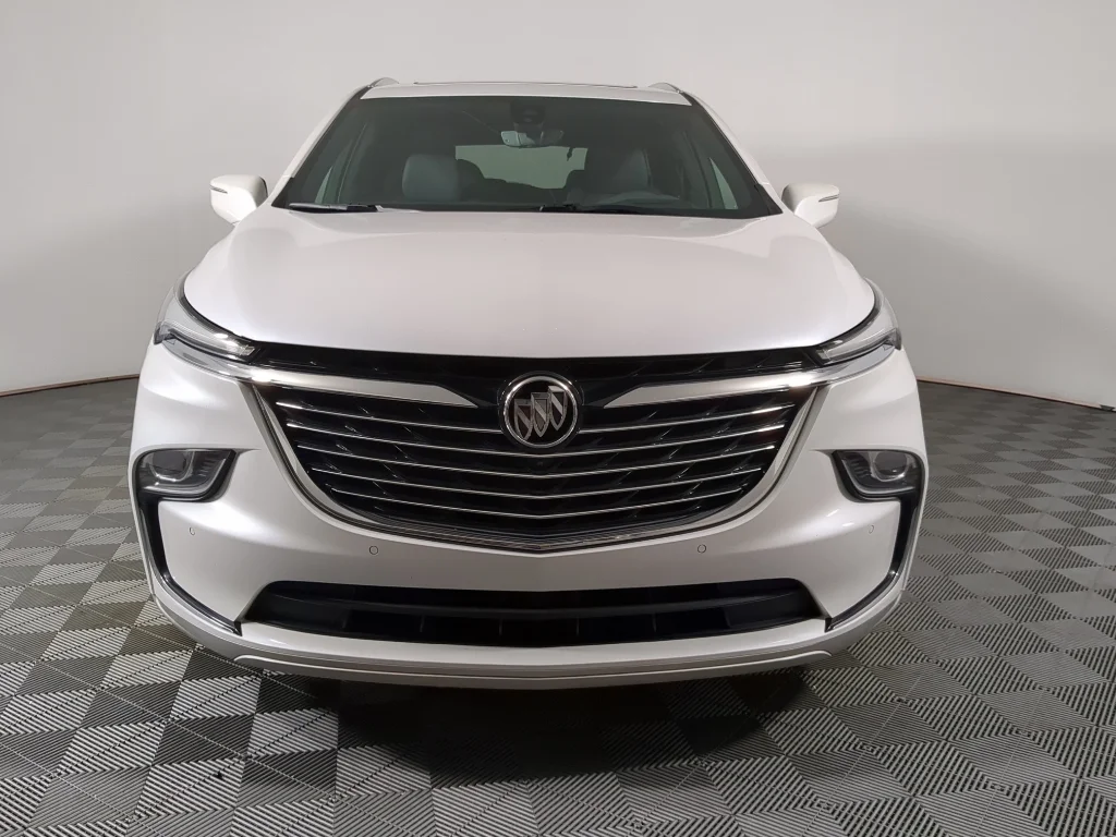 Used 2023 White Frost Tricoat Buick Premium image 3