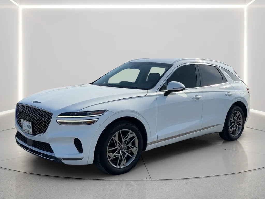 Used 2025 White Genesis 2.5T image 1
