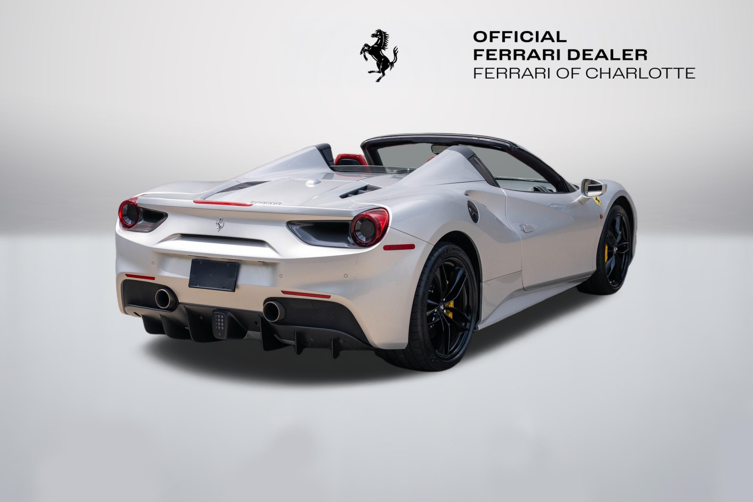 Used 2017 Grigio Abu Dhabi Ferrari Base image 8