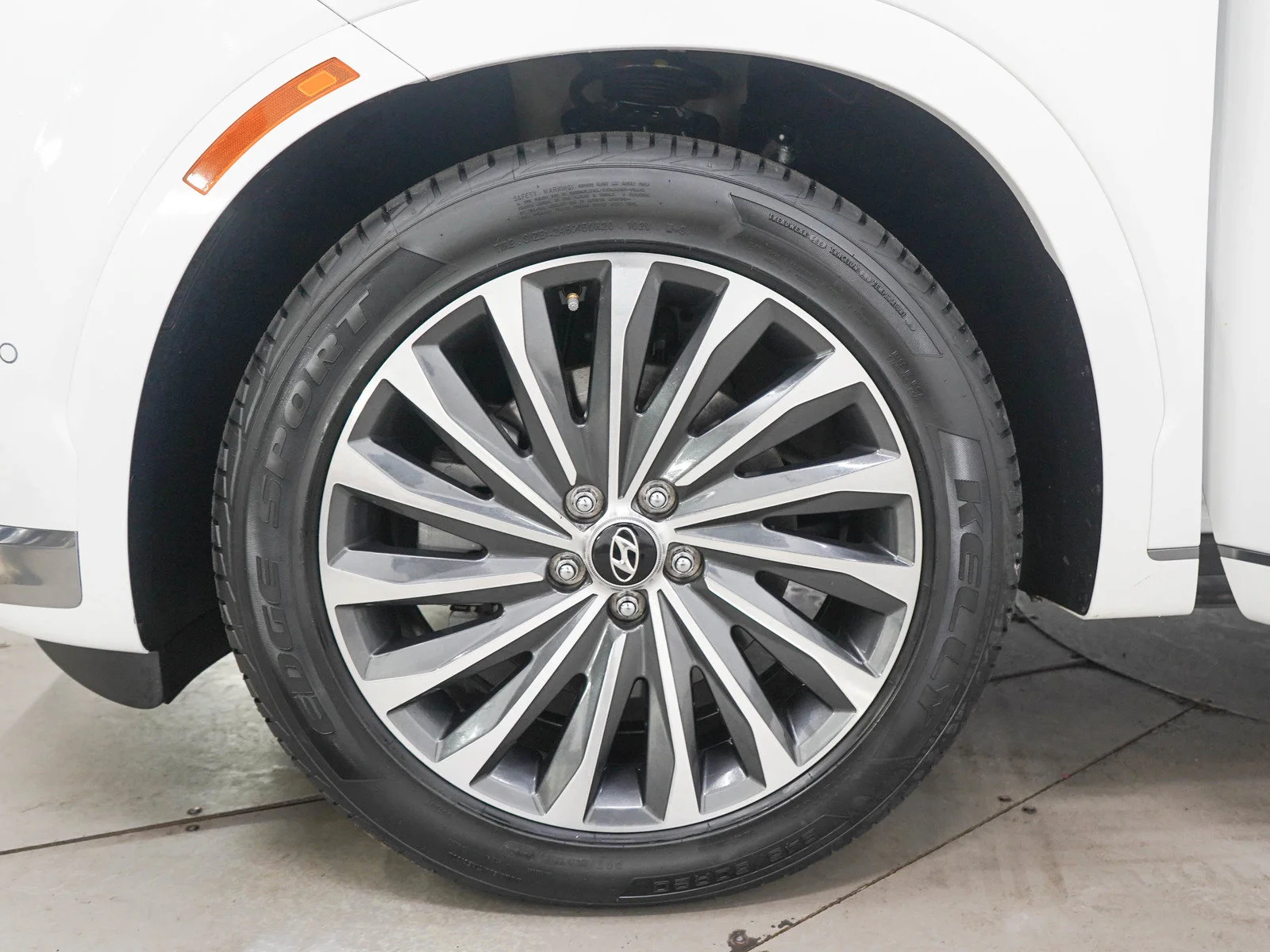 Used 2024 Hyper White Hyundai Calligraphy image 31