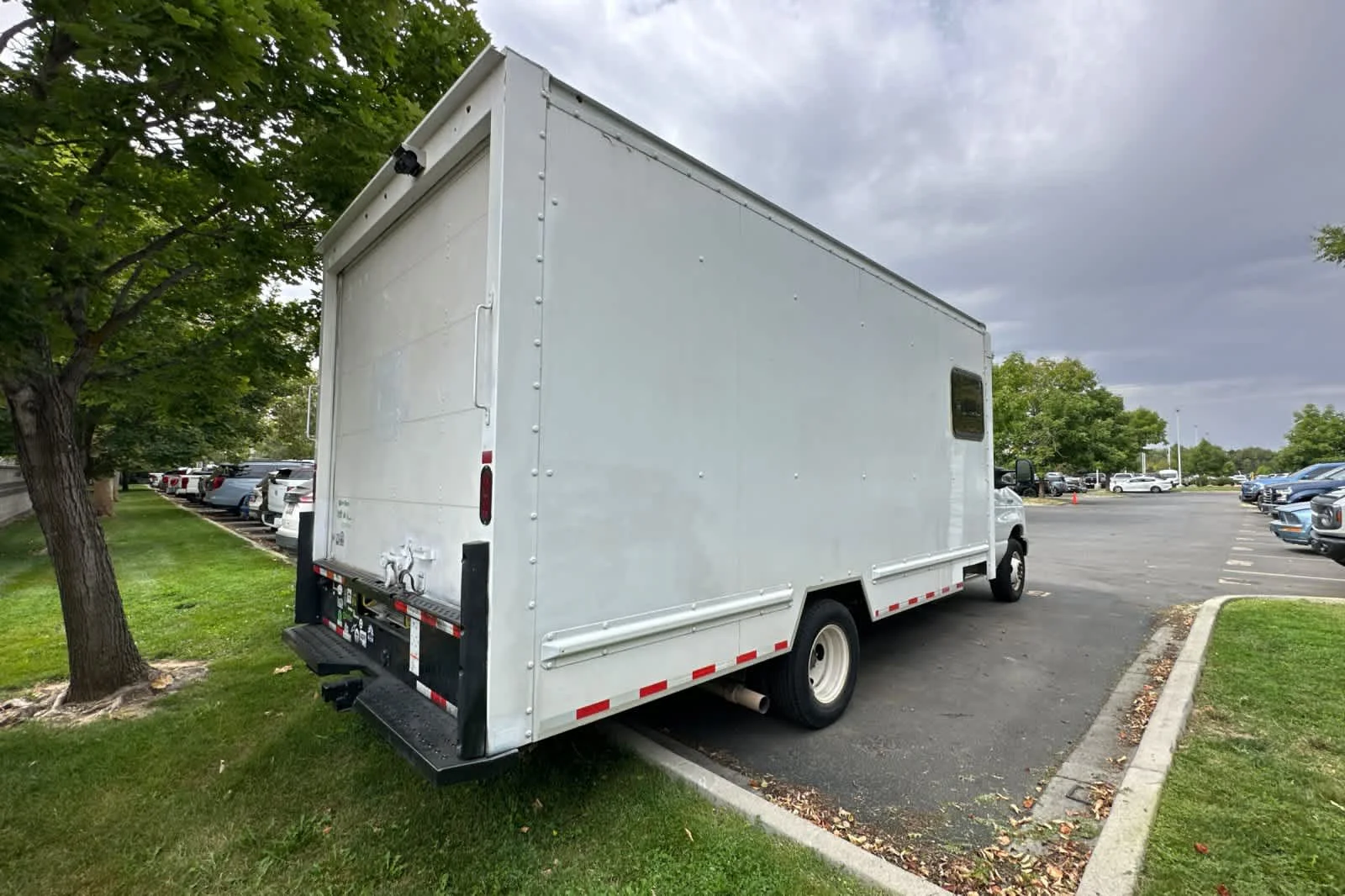 Used 2022 Oxford White Ford  image 4