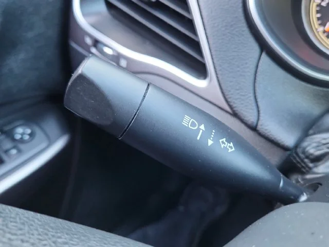 Used 2020 Red Jeep Latitude image 33
