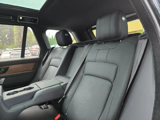Used 2019 British Racing Green Land Rover 5.0L V8 Supercharged image 18