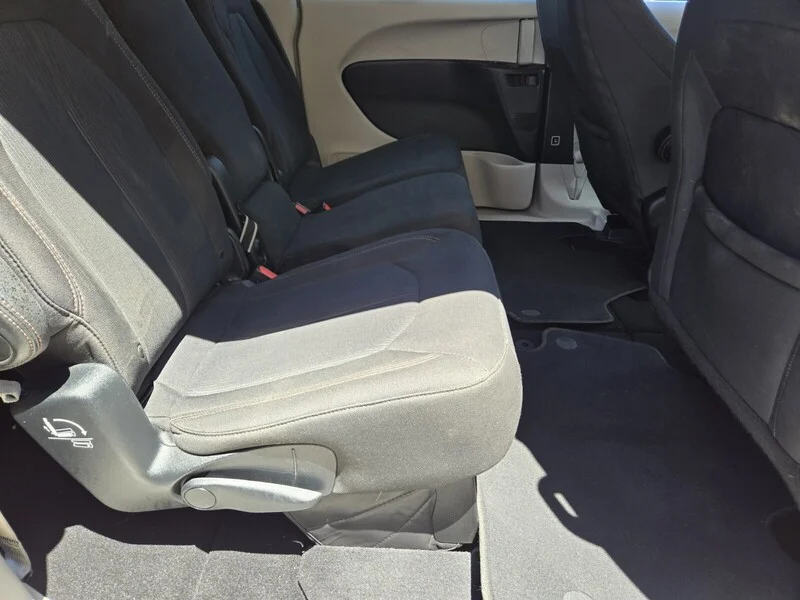 Used 2017 Molten Silver Chrysler Touring image 12