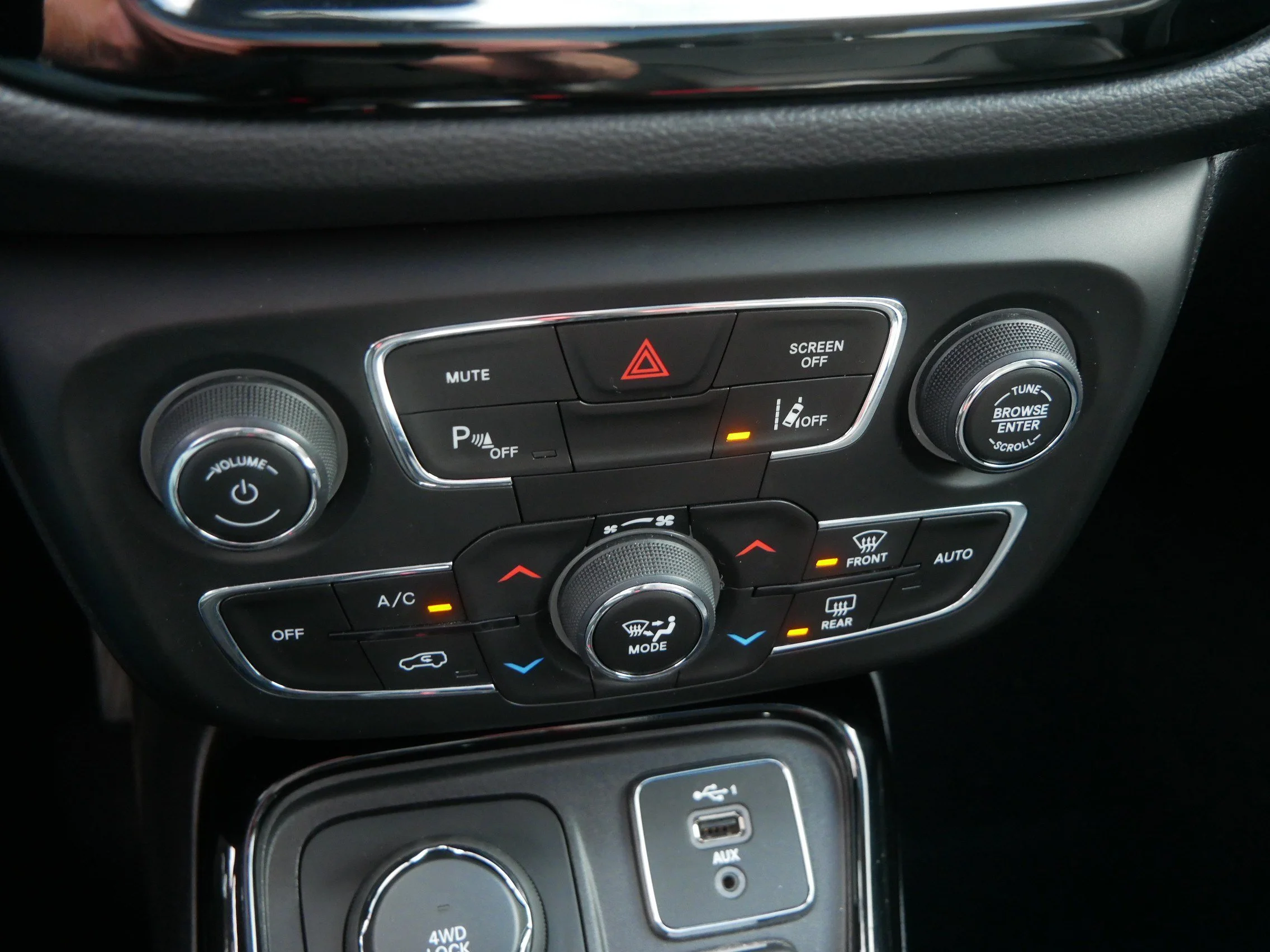 Used 2021 Pearl White Tri-Coat Jeep Limited image 33