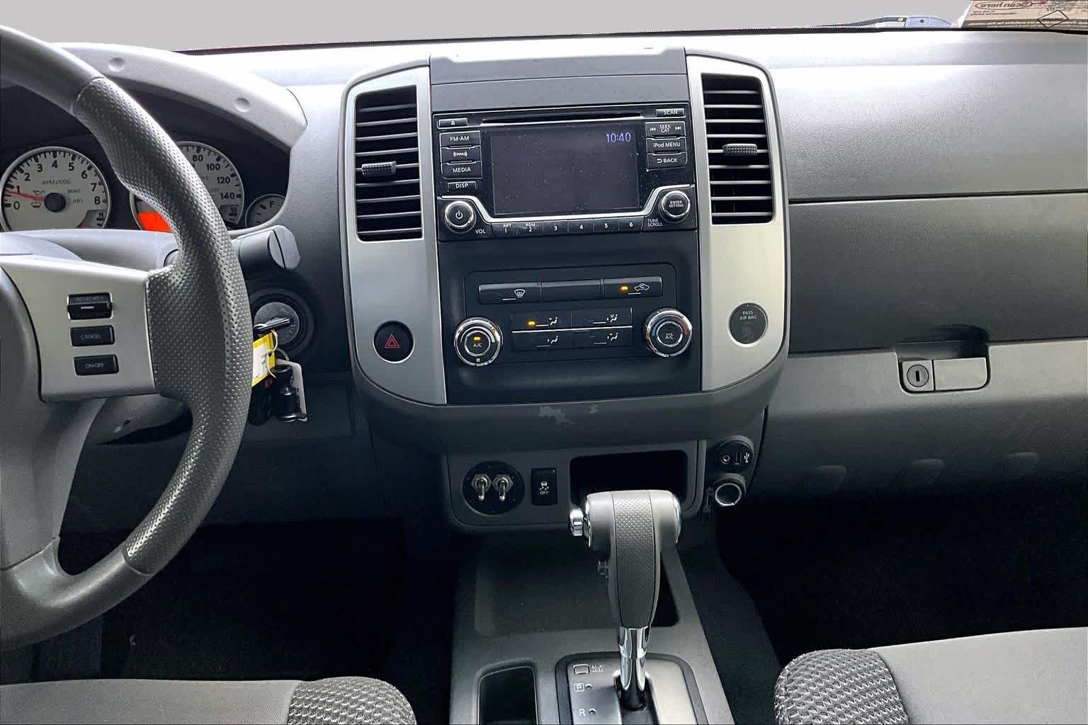 Used 2018 Glacier White Nissan Desert Runner image 7