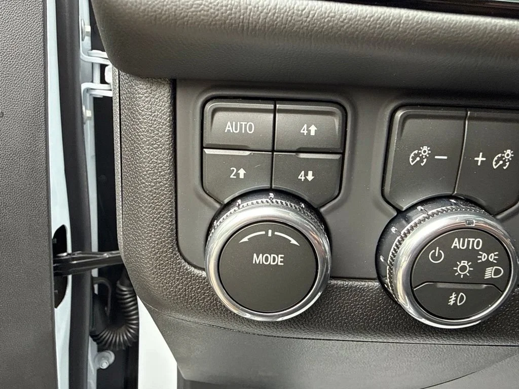 Used 2026 Glacier White Tricoat GMC Denali image 29