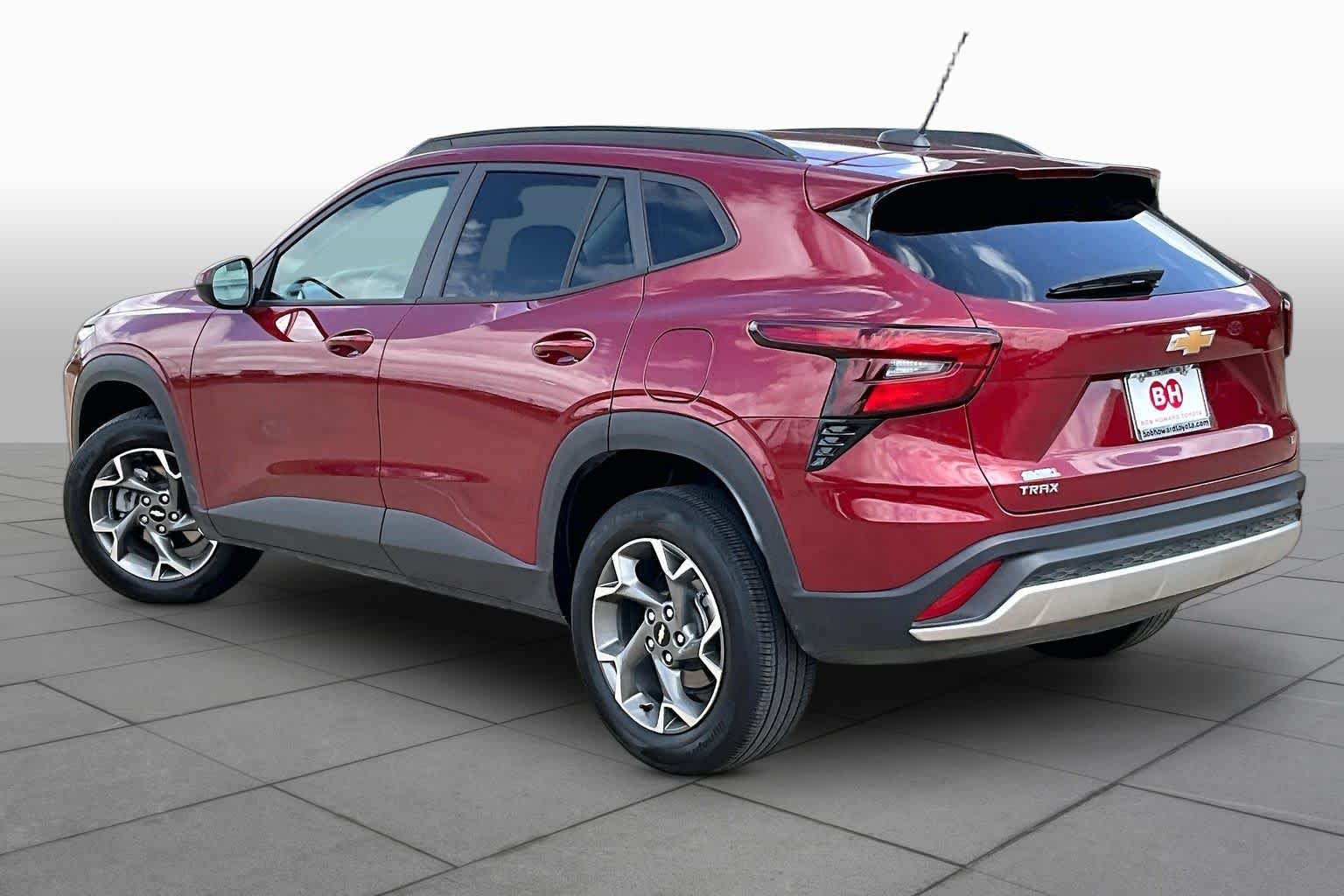 Used 2025 Crimson Metallic Chevrolet LT image 12